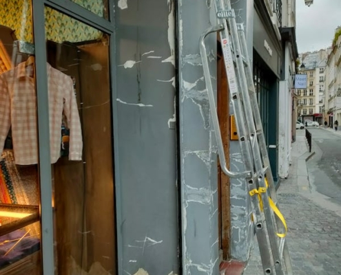 Rénovation devanture magasin enseigne Paris Lemaire Peinture Renovation